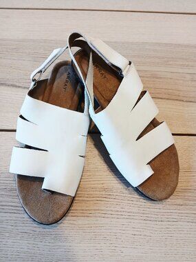 Array Women's White Leather Multi-Strap Slingback Sandals Size 12W - NWOB